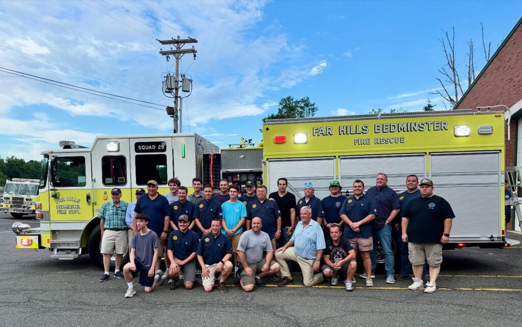 FireApparatus1's tweet image. Far Hills-Bedminster (NJ) Receives New Pumper
ow.ly/YbtB50WveNs