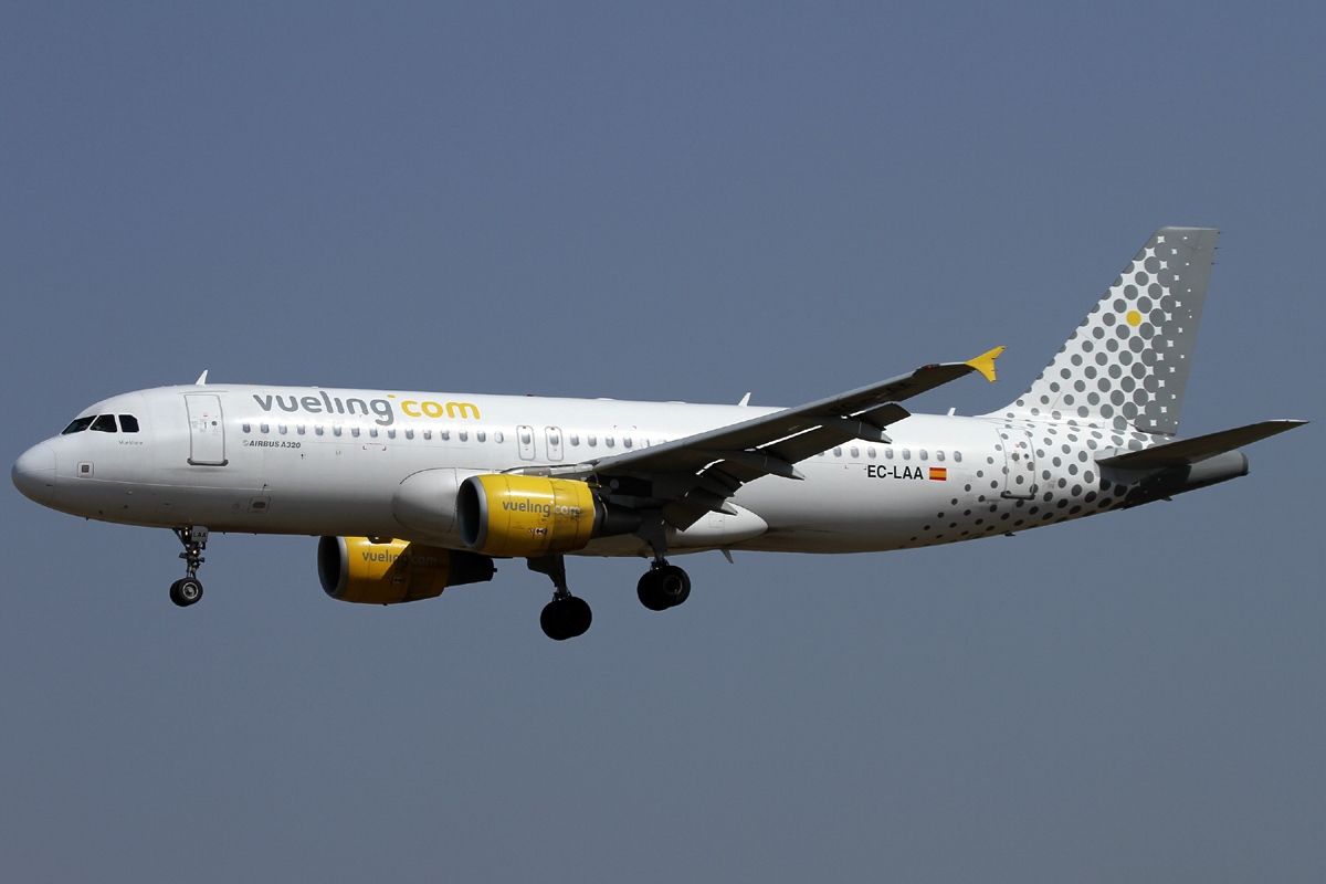 UnplugIsrael's tweet image. 🧿 REAL
WILL FRANCE PROTECT FRENCH CHILDREN — OR NOT, SIMPLY BECAUSE THEY ARE ALSO JEWISH?
By now, most people have heard the story of the 50 French children, aged 10–15, who were forcibly removed from a Vueling Airlines flight, while their 21-year-old group leader was violently…