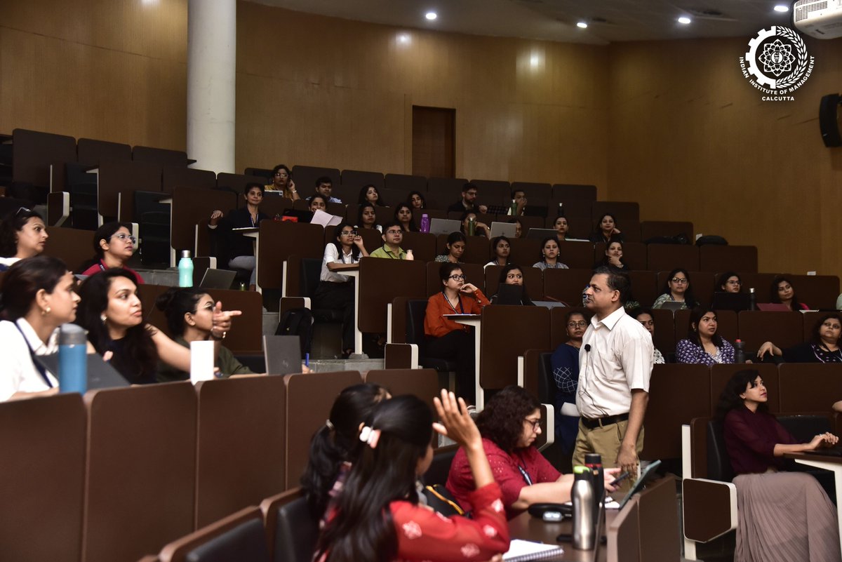 IIM_Calcutta's tweet image. 🎓 𝐂𝐞𝐥𝐞𝐛𝐫𝐚𝐭𝐢𝐧𝐠 𝐭𝐡𝐞 𝐉𝐨𝐮𝐫𝐧𝐞𝐲 𝐨𝐟 𝐇𝐑 𝐄𝐱𝐜𝐞𝐥𝐥𝐞𝐧𝐜𝐞
IIM Calcutta is proud to welcome the participants of the 𝟏𝟓𝐭𝐡 𝐛𝐚𝐭𝐜𝐡 𝐨𝐟 𝐭𝐡𝐞 𝐄𝐱𝐞𝐜𝐮𝐭𝐢𝐯𝐞 𝐏𝐫𝐨𝐠𝐫𝐚𝐦𝐦𝐞 𝐢𝐧 𝐇𝐮𝐦𝐚𝐧 𝐑𝐞𝐬𝐨𝐮𝐫𝐜𝐞𝐬 𝐌𝐚𝐧𝐚𝐠𝐞𝐦𝐞𝐧𝐭 (𝐄𝐏𝐇𝐑𝐌) into…