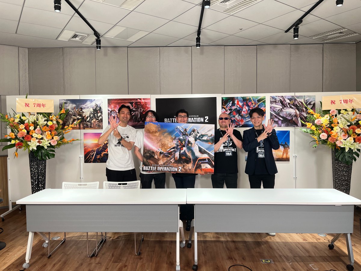 gundambattleope's tweet photo. 生配信ご覧いただき、たくさんのコメントありがとうございました！

バトオペ２の最新情報や、オンドレヤスさんとの白熱したリアル先行搭乗など、ボリューム満点でお届けしました✨
まだご覧になられてない方は是非アーカイブをご視聴ください！

詳細はこちら▼
https://t.co/12A1FoJJcw https://t.co/awiMitUXYJ