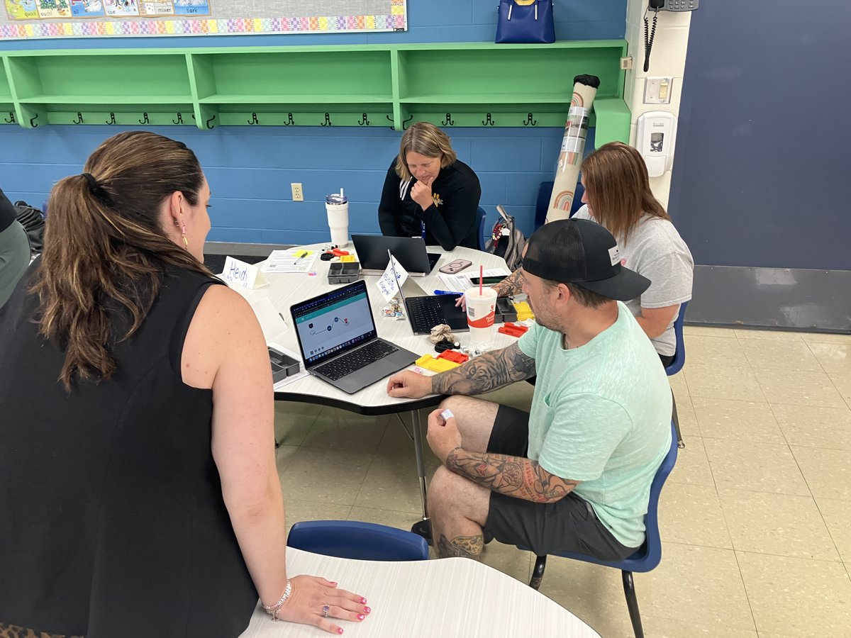 An exciting day of hands-on learning and creativity at today’s STEAM Innovator training in Monona! Inspiring young minds through innovation and exploration.  Thank you to MFL MarMac Community Schools for hosting the training. <a href="/IowaSTEM/">Iowa STEM</a>