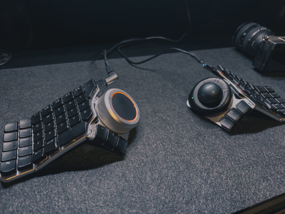 insNote_C's tweet image. 【超絶朗報】
NAYA CREATE、無事に治る。
ファームウェア更新、キーマップ変更、Bluetooth接続、モジュールの操作など全て出来る。完璧。
信じてNAYA CREATEでのタイピング頑張ってて良かった。