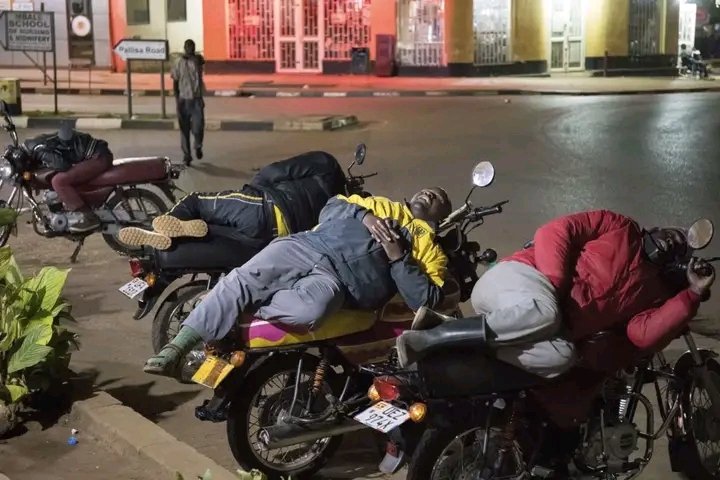 Men and life style during the hustle