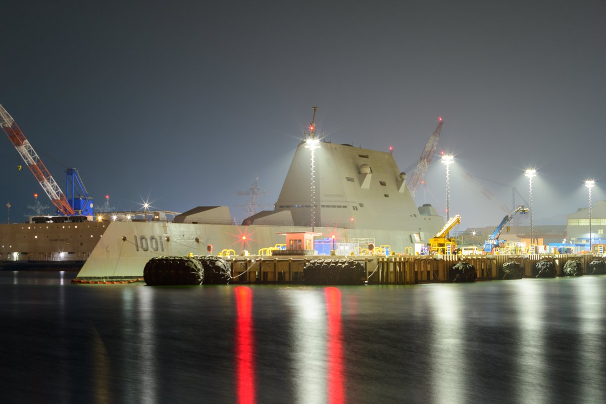 genzoo3's tweet image. これは横須賀入港初日の夜に撮影したアメリカ海軍の駆逐艦「マイケル・モンスーア」
USS Michael Monsoor DDG-1001