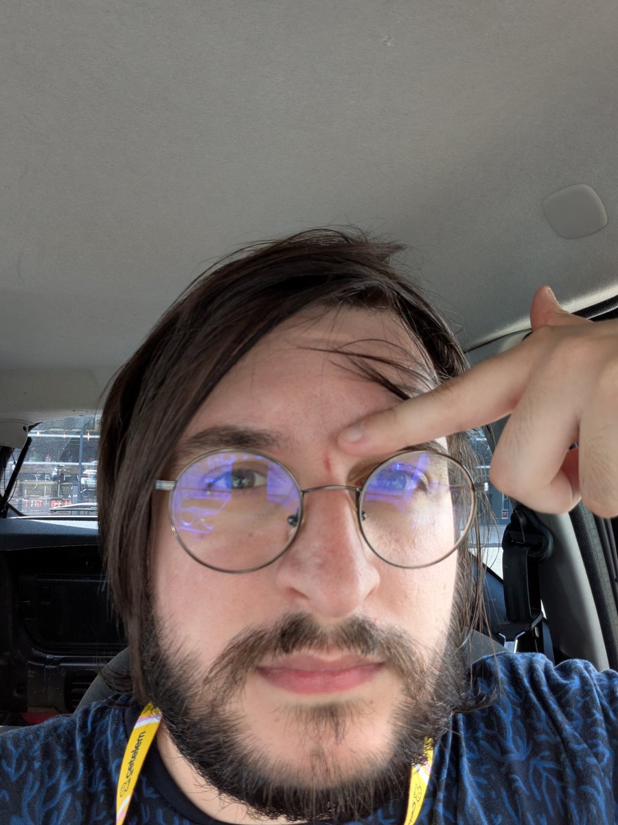 OtsunaFR's tweet photo. Qui m'a mis une patate pendant le Laser Game des #SLYDAYS ??? 🤨 https://t.co/3Od0OIpJpZ