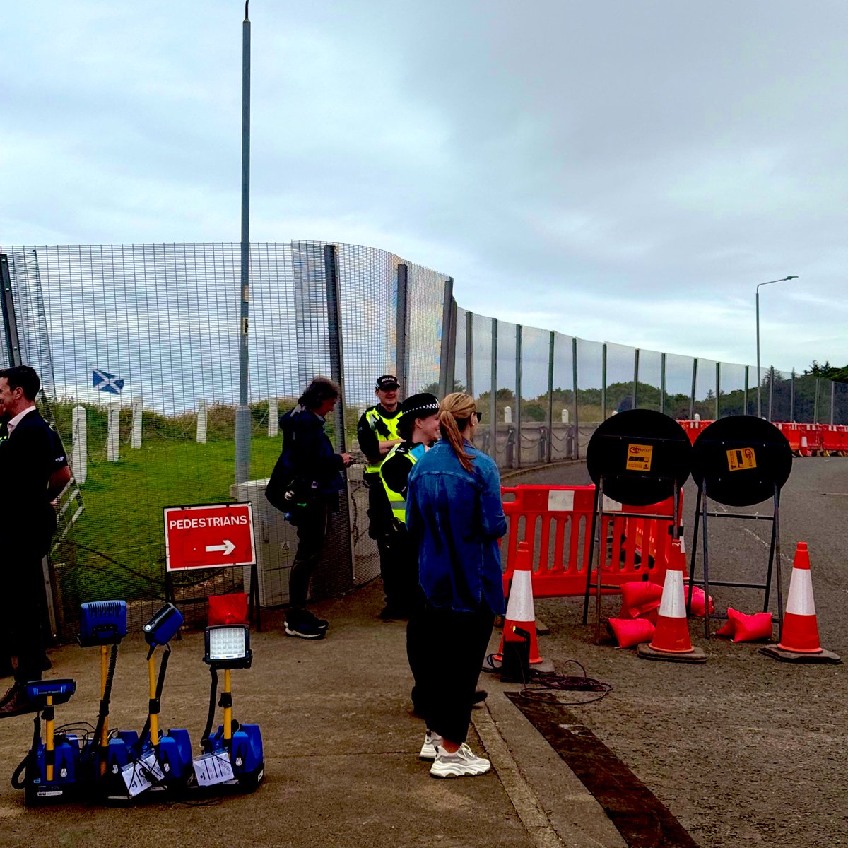 tmcgvideo's tweet image. Coverage of @POTUS visit all weekend long on #GBNEWS
Horses for (golf) courses.