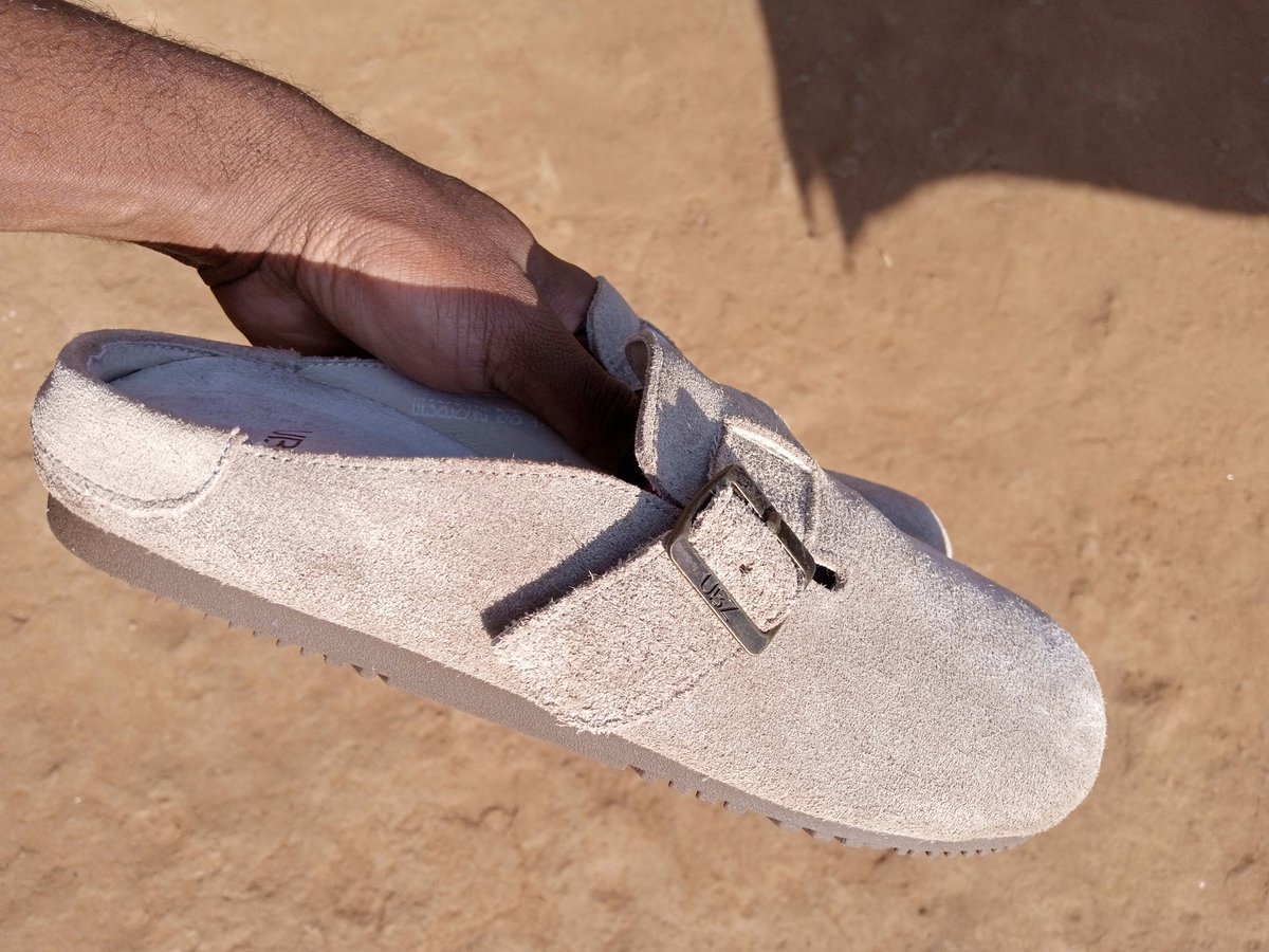 Withus265's tweet image. Clogs (Unisex)
Size 39
Going at 30k (Slightly negotiable)
0996019121\0881949125
Lilongwe (We send anywhere)
Please Retweet!