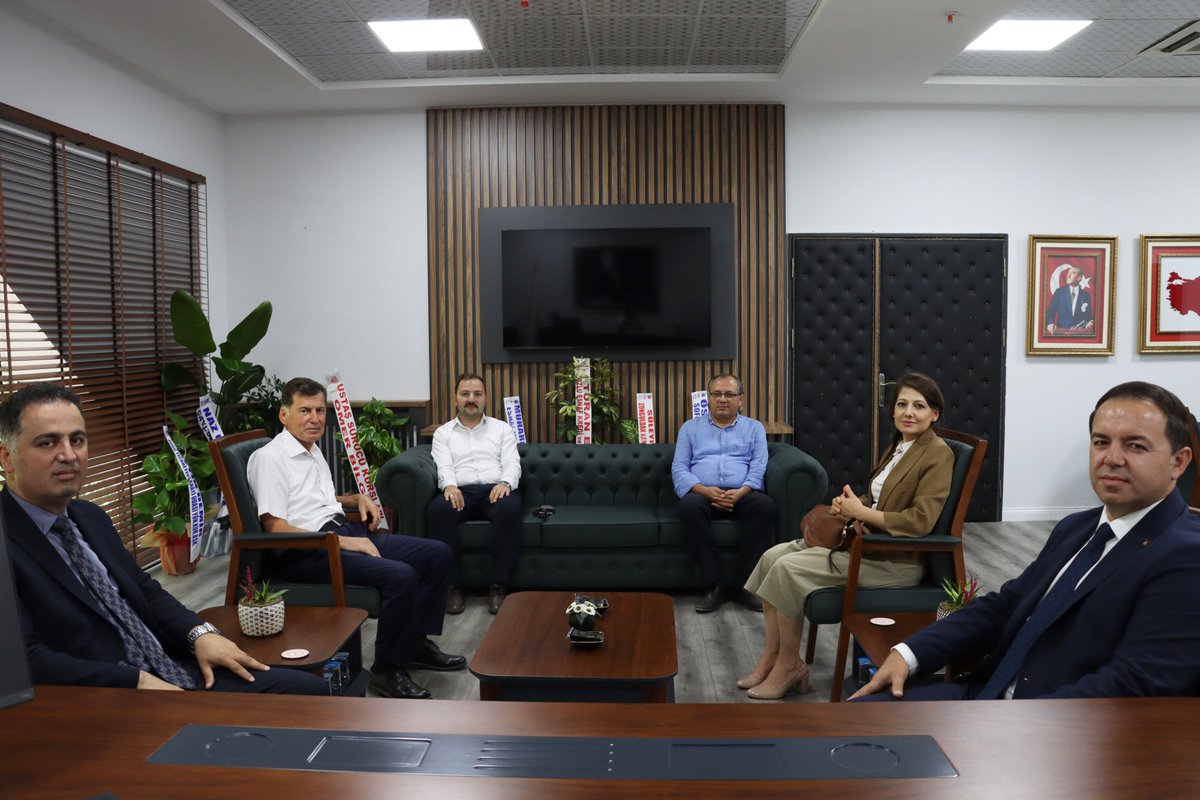 Zonguldak İl Millî Eğitim Müdürlüğü (@zonguldakmem) on Twitter photo Zonguldak Aile ve Sosyal Hizmetler İl Müdürü Sayın Mehmet Türkmen Köse, İl Millî Eğitim Müdürümüz Sayın Uygar Keskin’e hayırlı olsun ziyaretinde bulundu.
Nazik ziyaretleri için teşekkür ederiz.
<a href="/tcmeb/">Millî Eğitim Bakanlığı</a> <a href="/Yusuf__Tekin/">Yusuf Tekin</a> Zonguldak Aile ve Sosyal Hizmetler İl Müdürü Sayın Mehmet Türkmen Köse, İl Millî Eğitim Müdürümüz Sayın Uygar Keskin’e hayırlı olsun ziyaretinde bulundu.
Nazik ziyaretleri için teşekkür ederiz.
<a href="/tcmeb/">Millî Eğitim Bakanlığı</a> <a href="/Yusuf__Tekin/">Yusuf Tekin</a>