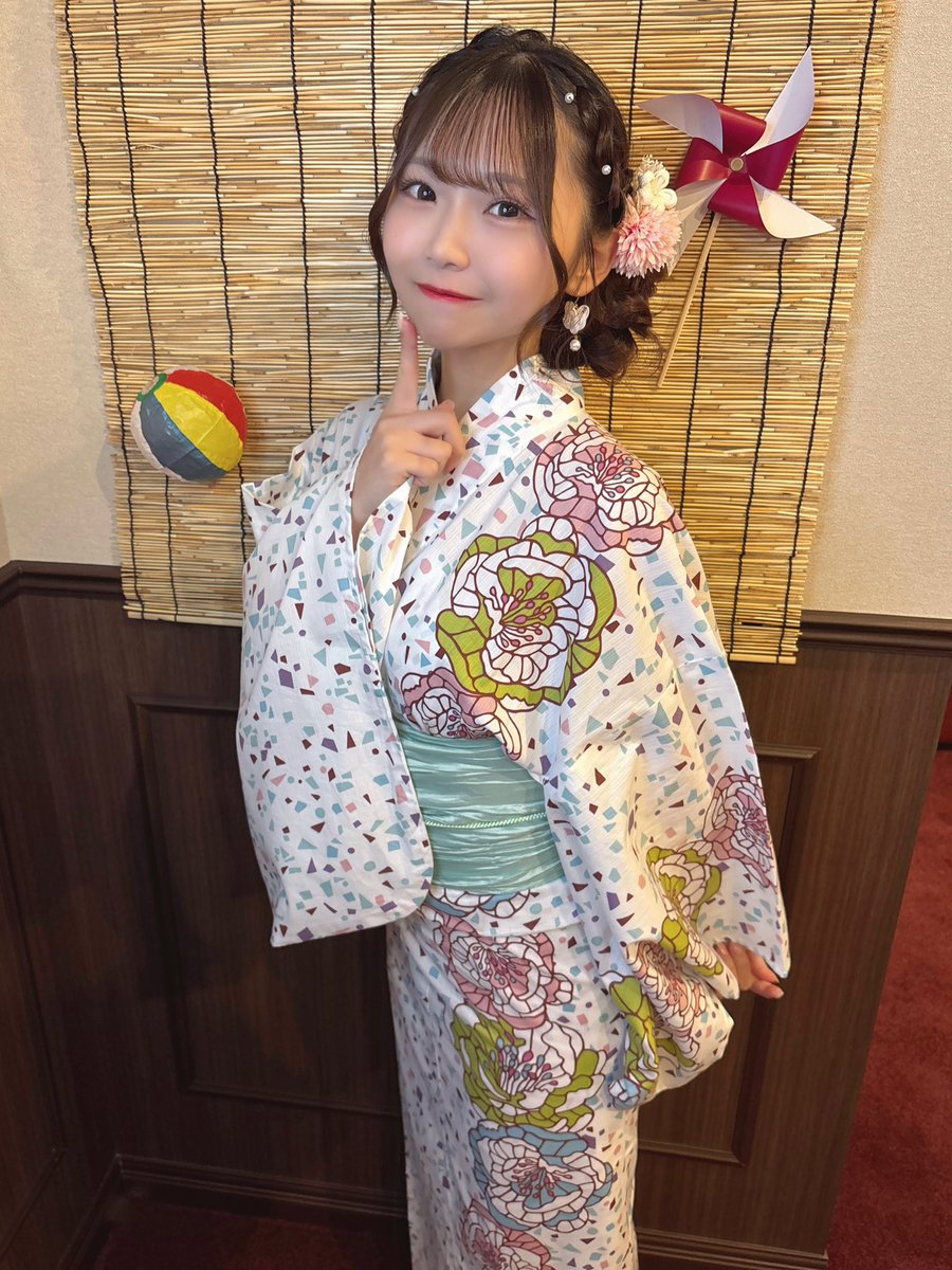 TR_shironeko's tweet image. 課外活動おわ🍧🤍
チェキもかき氷もありがとう🐧🧊🐻❄️
楽しいでいっぱいの魔夏祭初日でした‼︎
本日の浴衣は白✖️ミントグリーン
#TwilightRouge