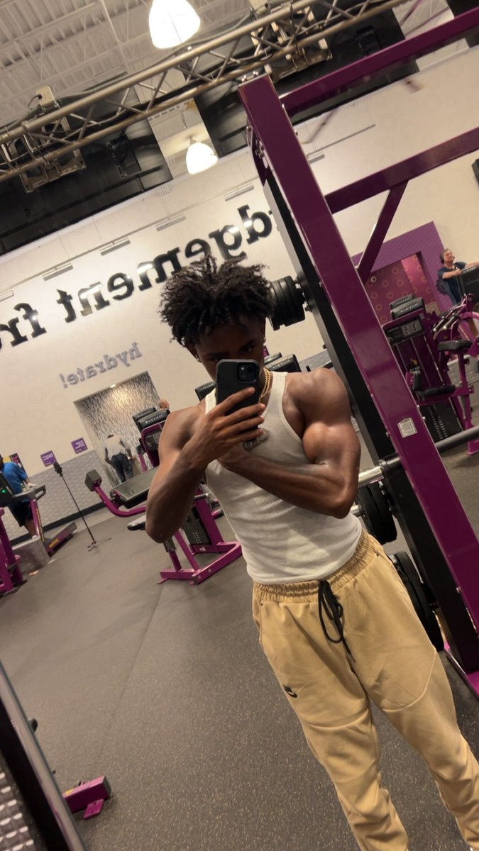 LiDebo_0's tweet photo. Colossians 3:23 “And whatsoever ye do, do it heartily, as to the Lord, and not unto men;”   Thank you Lord for giving me another day to get 1% better🙏🏽
#CAVWAY @CoachMaraJCCHS @PlaiaMike @stanwhiteAU11 https://t.co/Ycdfn4RRID