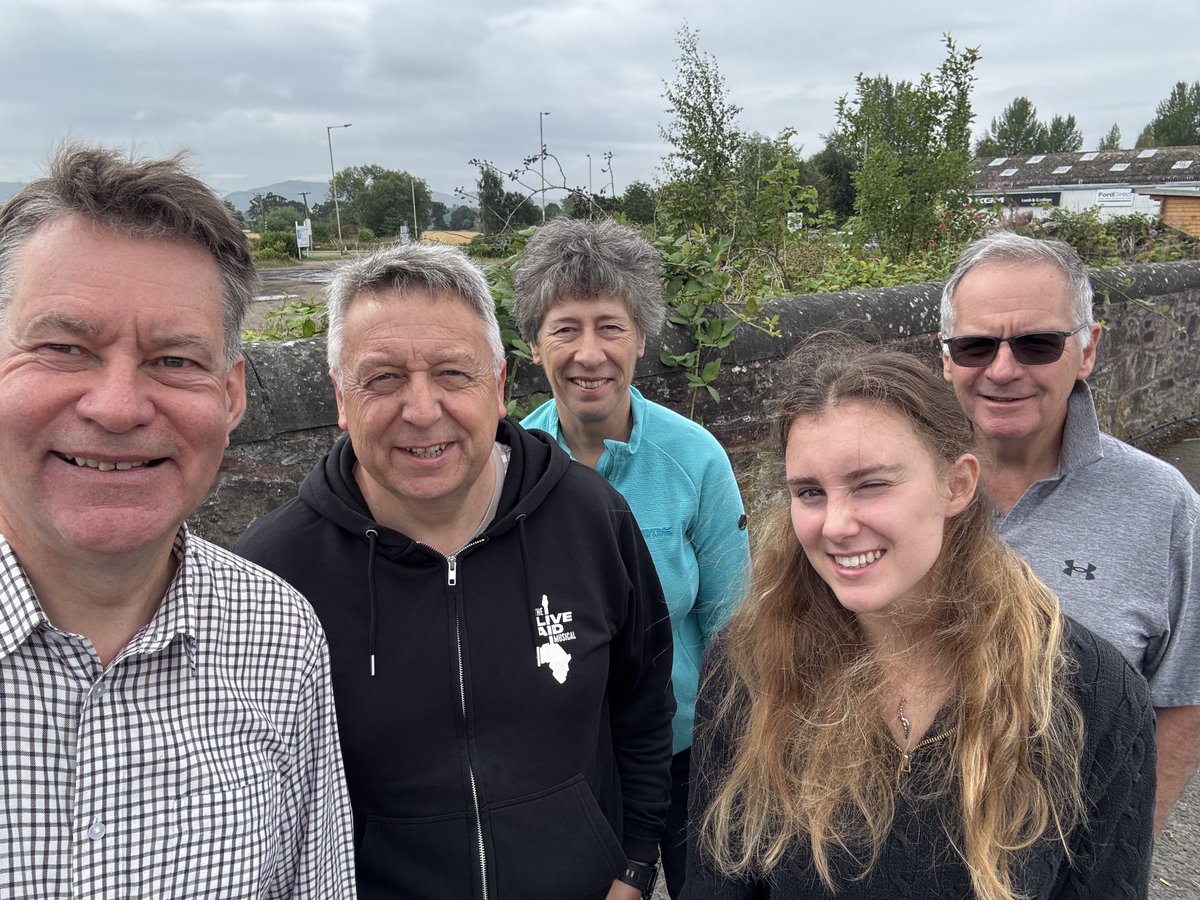 murdo_fraser's tweet image. First @scottories team out this morning speaking to residents around Burrelton and Coupar Angus - thanks to @mspliz & @cllrforbes for the help!