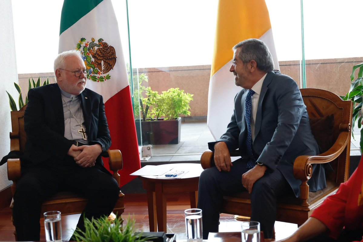 ludwigbarragan's tweet image. Mons. Paul Richard Gallagher, the Holy See´s foreign minister @TerzaLoggia, met with Mexico´s foreign secretary @SRE_mx in Mexico City.

#DiplomaciaMX.