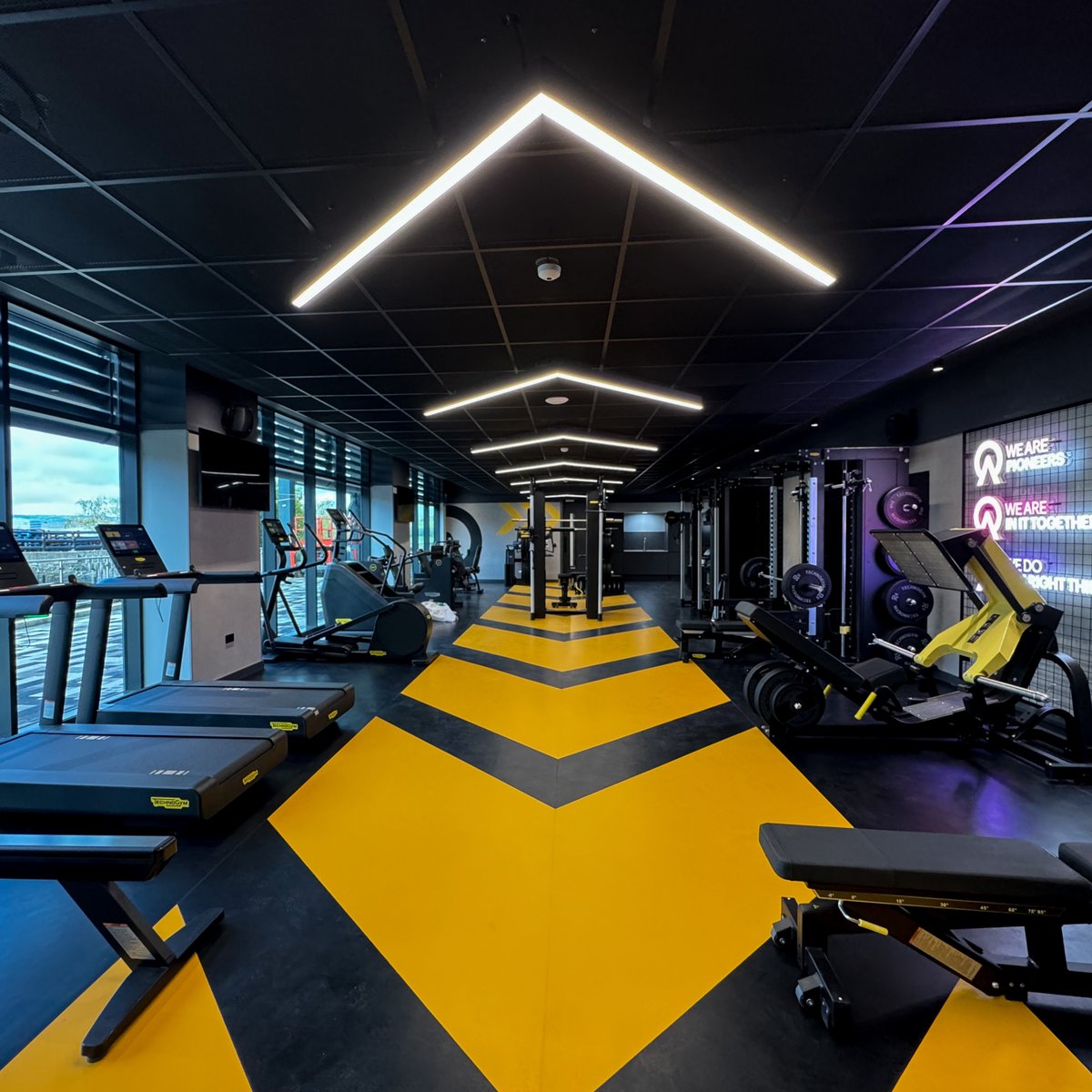 Lighting that works harder than the treadmill. ☕

synergycreativ.com

#WorkplaceLighting #BrightMinds