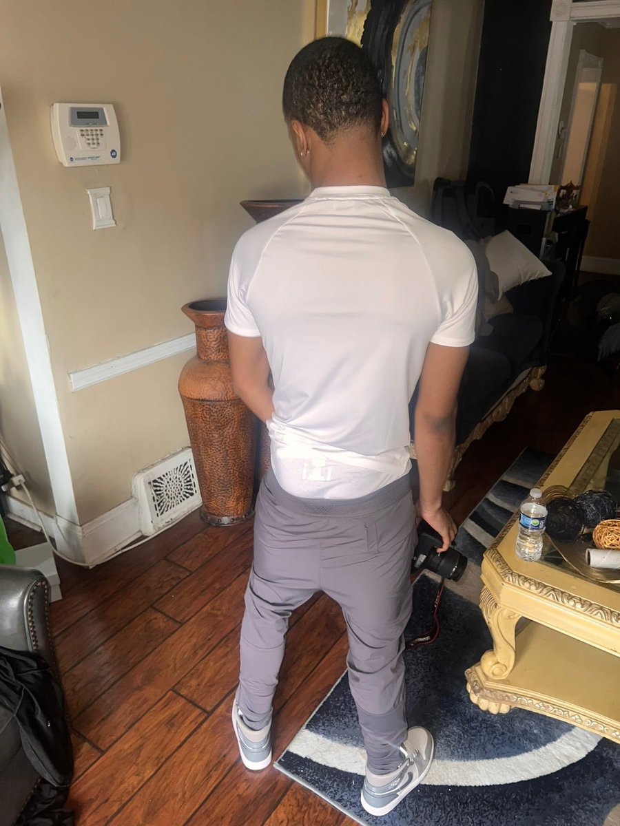 chartstop20's tweet photo. Would you let him? https://t.co/H7iiwzzSwe