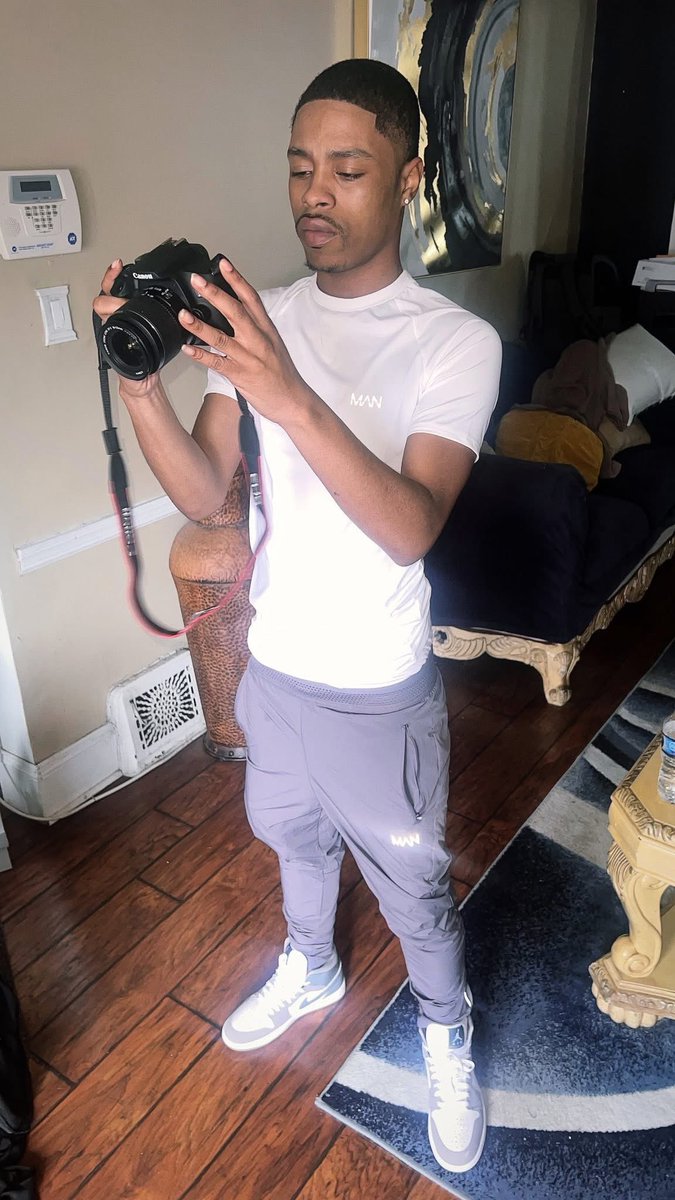chartstop20's tweet photo. Would you let him? https://t.co/H7iiwzzSwe
