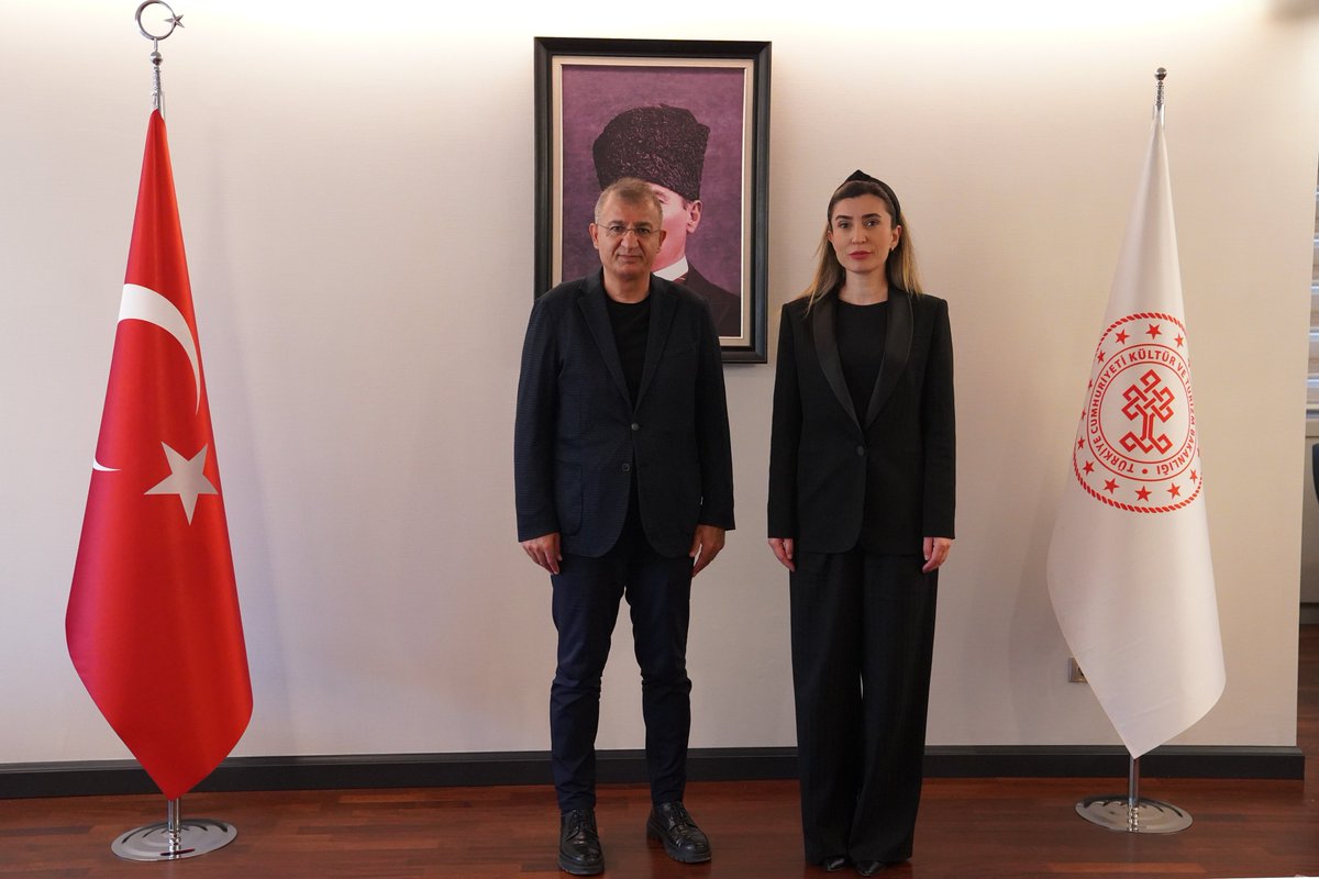 İstanbul Gazi Eğitim ve Kültür Vakfı Cemevi Başkanı Sayın Hıdır Karataş, Başkanımız Sayın Esma Ersin’e hayırlı olsun ziyaretinde bulundu.

Nazik ziyaretleri ve iyi dilekleri için kendilerine teşekkür ediyoruz.