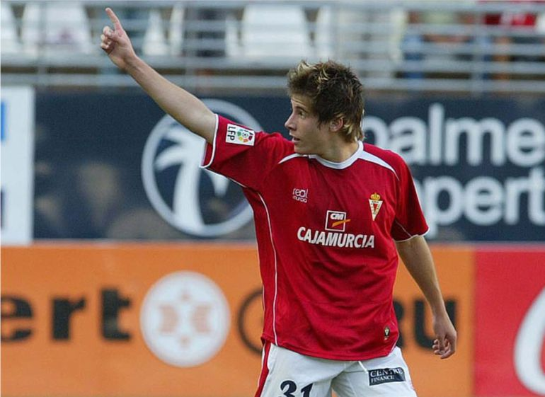 RMUJournal's tweet photo. ⚖️ LA LEY DEL EX – Día 20
👤 Dani Aquino
📆 Real Murcia (2006‑2007 y 2018‑2019): debut con 16 años, luego volvió para 17 pj y 8 goles
🔄Este año líder goleador en AD Ceuta (1ª RFEF), con 10 goles esta temporada
📋Este año fichaje del UCAM
#LaLeyDelEx #RealMurcia #DaniAquino https://t.co/lTNminvm0j