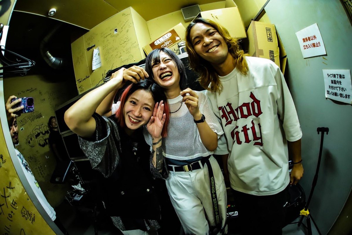 桃色ドロシー (@momoiro_dorothy) on Twitter photo 2025.7.25@秋田Club SWINDLE
OGA NAMAHAGE ROCK FESTIVAL 前夜祭〜ONRF ADDICTS 2025〜
ご来場ありがとうございました!👹
NEXT LIVE
7.30@下北沢SHELTER
「ADDICTION PARTY Tour 2025」
🎟️: eplus.jp/sf/detail/3559…
photo by <a href="/stsn16/">stsn(さとしん)</a>
#男鹿フェスに出たい
#ONRF14 2025.7.25@秋田Club SWINDLE
OGA NAMAHAGE ROCK FESTIVAL 前夜祭〜ONRF ADDICTS 2025〜
ご来場ありがとうございました!👹
NEXT LIVE
7.30@下北沢SHELTER
「ADDICTION PARTY Tour 2025」
🎟️: eplus.jp/sf/detail/3559…
photo by <a href="/stsn16/">stsn(さとしん)</a>
#男鹿フェスに出たい
#ONRF14