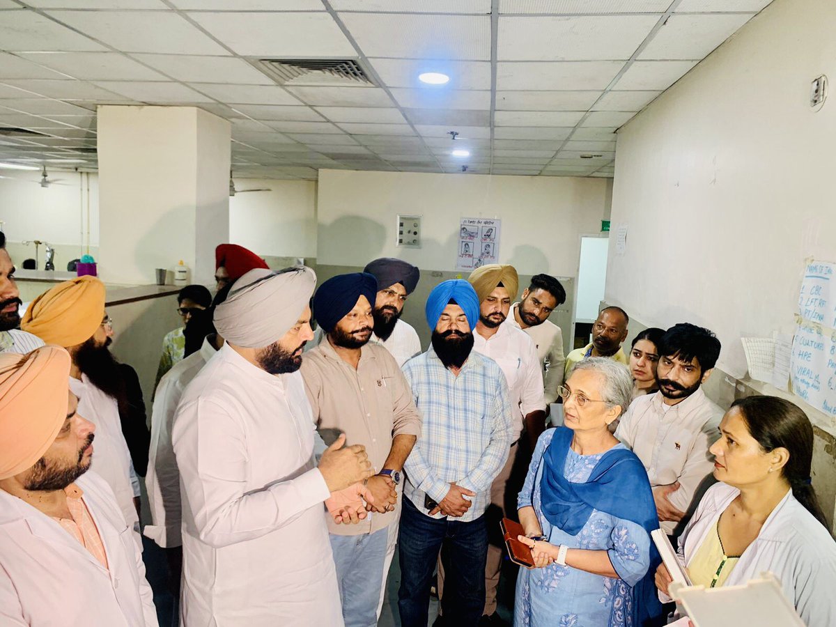 Gurjeet Singh Aujla (@gurjeetsaujla) on Twitter photo 🚨 Surprise inspection at Guru Nanak Dev Hospital, Amritsar.
Met patients, listened to their grievances & directed immediate action.
⚠️ Reprimanded <a href="/mcamritsar/">Municipal Corporation Amritsar</a> for dirt & illegal parking.
🛑 Warned private agents – strict action if found.
📣 Told patients: Contact me if 🚨 Surprise inspection at Guru Nanak Dev Hospital, Amritsar.
Met patients, listened to their grievances & directed immediate action.
⚠️ Reprimanded <a href="/mcamritsar/">Municipal Corporation Amritsar</a> for dirt & illegal parking.
🛑 Warned private agents – strict action if found.
📣 Told patients: Contact me if