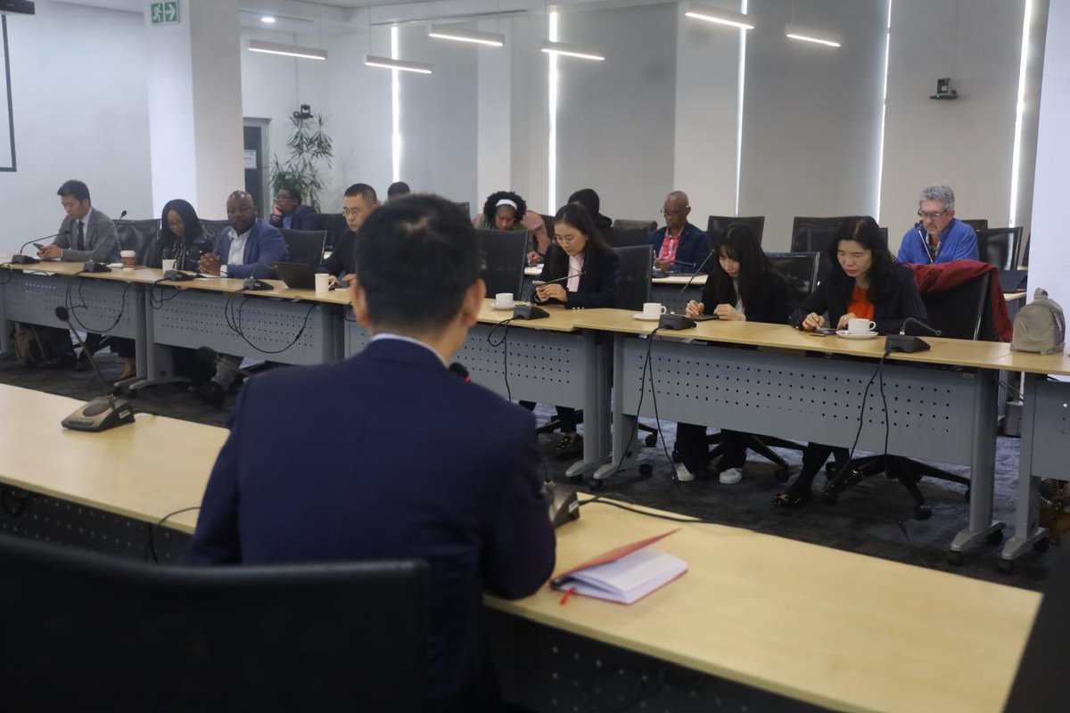 MPGodlimpi's tweet image. I met with Peking University economists to discuss China’s energy transition and industrial development. The session provided an opportunity for South Africa to take lessons on how China has used subsidies to reduce upfront costs to innovation, while building competitiveness.