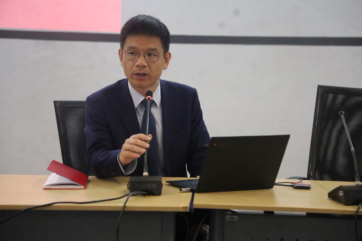MPGodlimpi's tweet image. I met with Peking University economists to discuss China’s energy transition and industrial development. The session provided an opportunity for South Africa to take lessons on how China has used subsidies to reduce upfront costs to innovation, while building competitiveness.