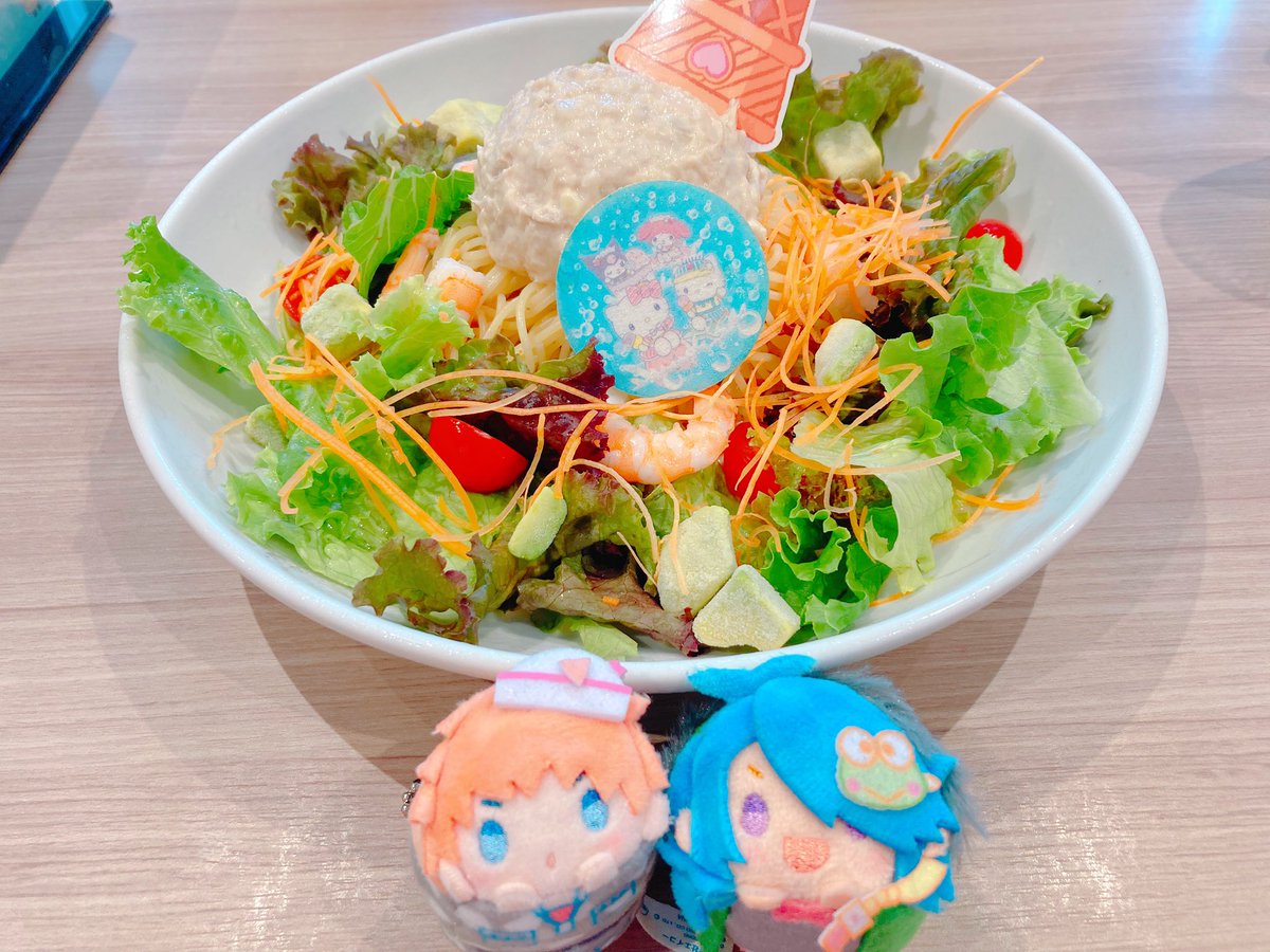 uroobo_a's tweet image. 夏ーモニーランドたのしかったね🍨💙💛