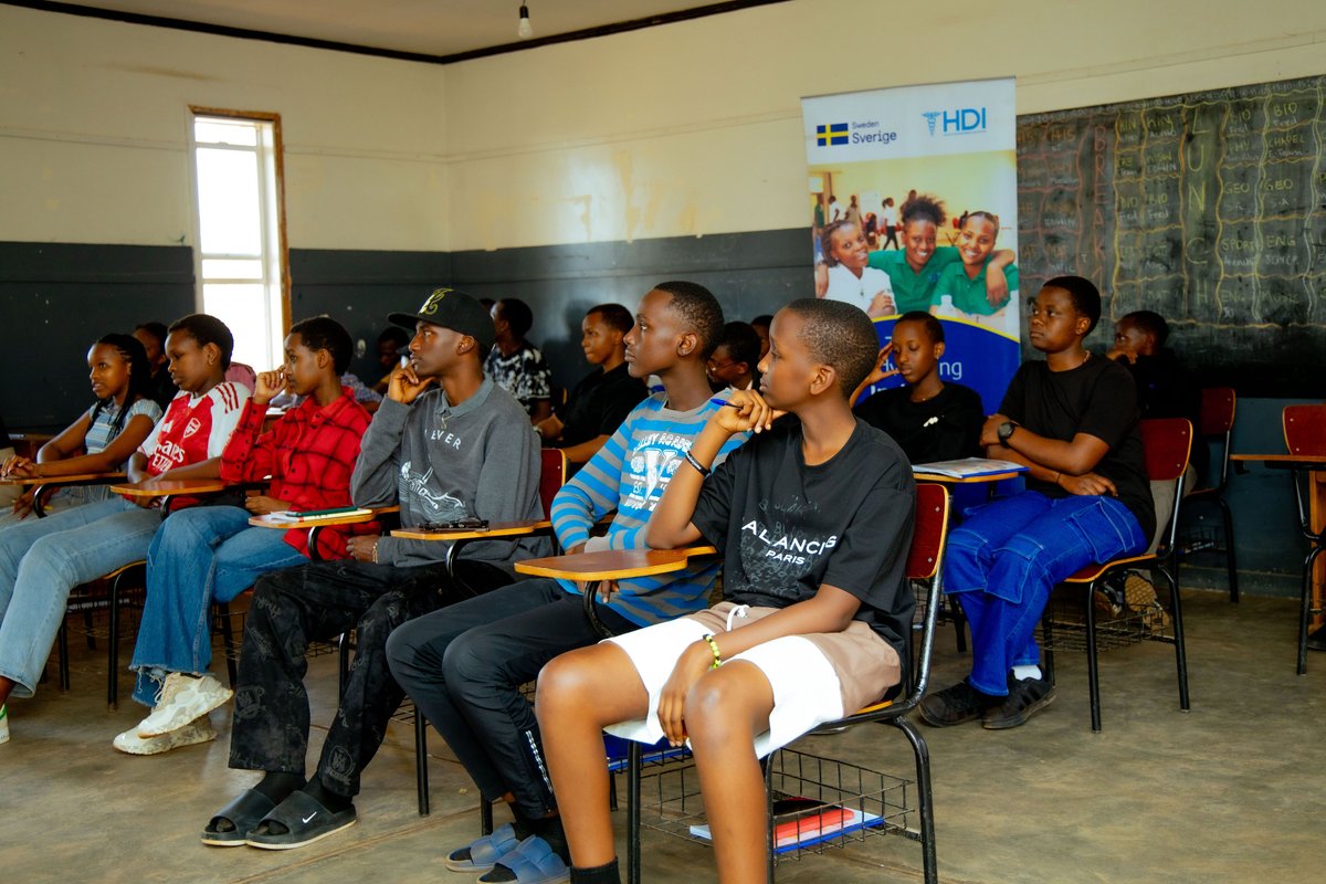 HDIRwanda's tweet image. Happy to partner with @Idebate1_Rwanda,to engage 200+ adolescents(10–17)on HIV prevention,consent, healthy relationships&advocacy among other topics-creating a safe space for them to ask questions,challenge myths&grow into confident SRH advocates who know&demand their SRH rights.
