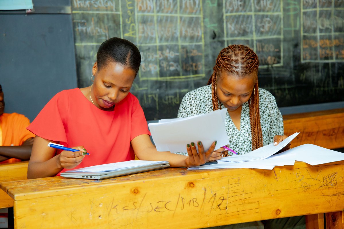 HDIRwanda's tweet image. Happy to partner with @Idebate1_Rwanda,to engage 200+ adolescents(10–17)on HIV prevention,consent, healthy relationships&advocacy among other topics-creating a safe space for them to ask questions,challenge myths&grow into confident SRH advocates who know&demand their SRH rights.