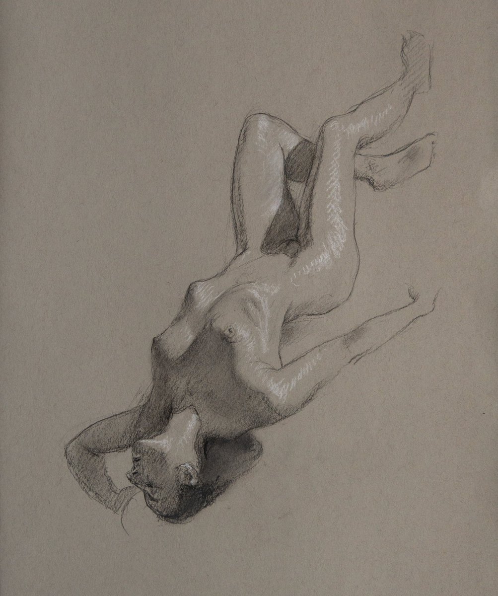 WHHolland's tweet image. Highlights in chalk, don't do this often enough.

#figurativeart #lifedrawing #chalk