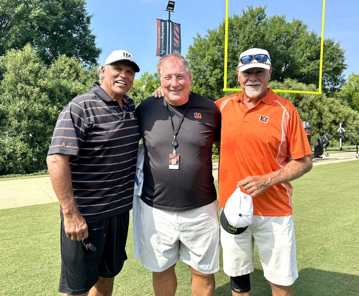wayneboxmiller's tweet image. In the history of the @Bengals franchise this represents some of their O-Line legacy and greatness. @DLInTheTrenches @AnthonyMunozHOF and Max Montoya. 
#Bengals #football #HOF #Cincinnati #TrainingCamp
