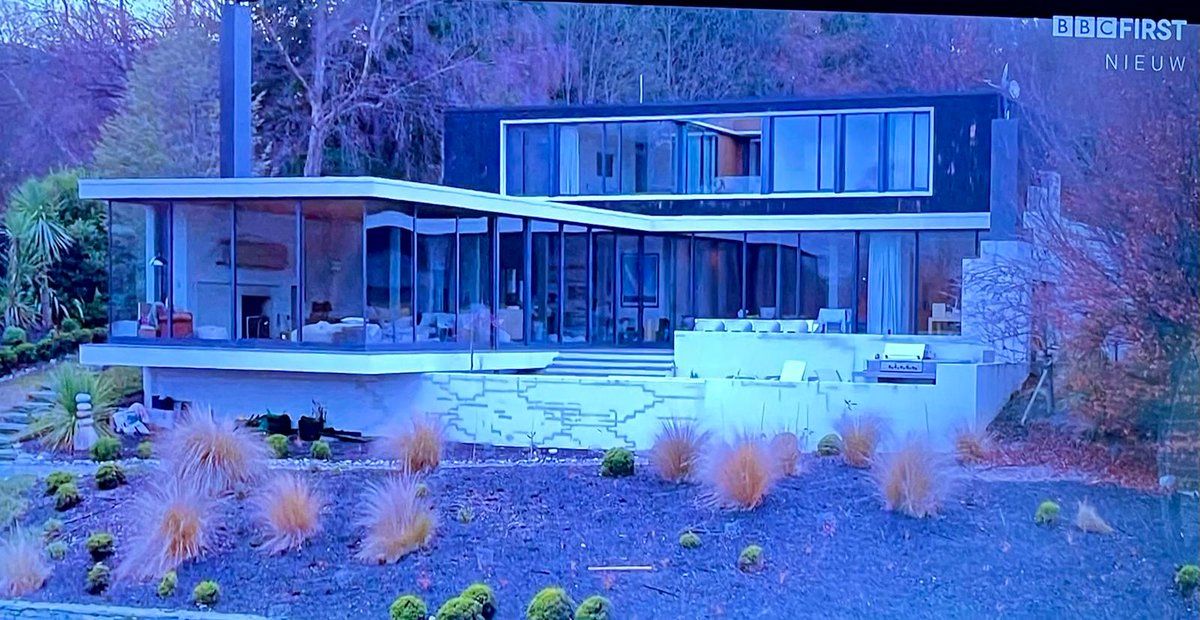 DjeeDeeBee's tweet image. Kijk, mijn haar op #BBCFirst.