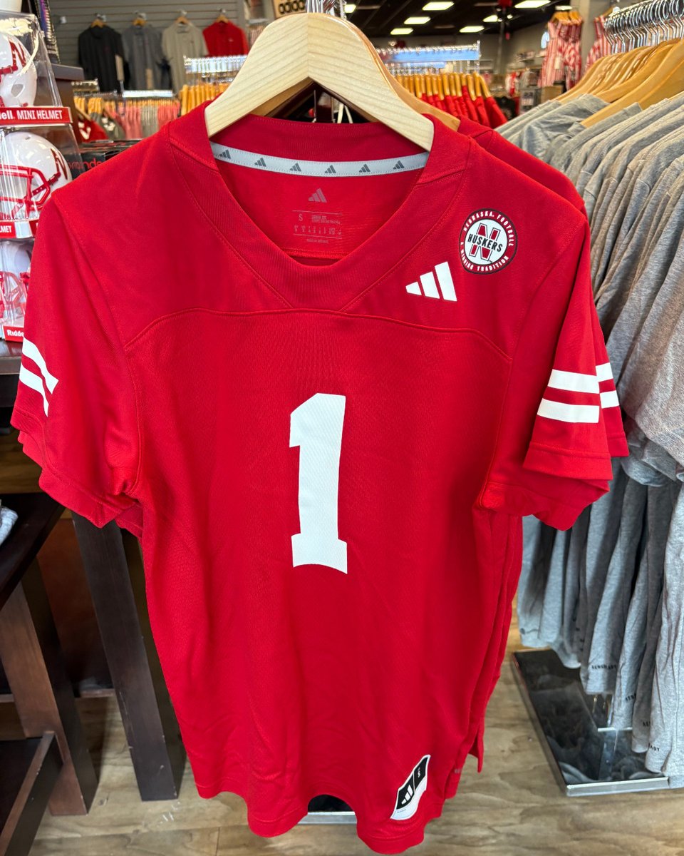 AlumniHallUNL's tweet image. RESTOCKED on Huskers football jerseys 🏈🔴
alumnihall.com/nebraska-cornh…