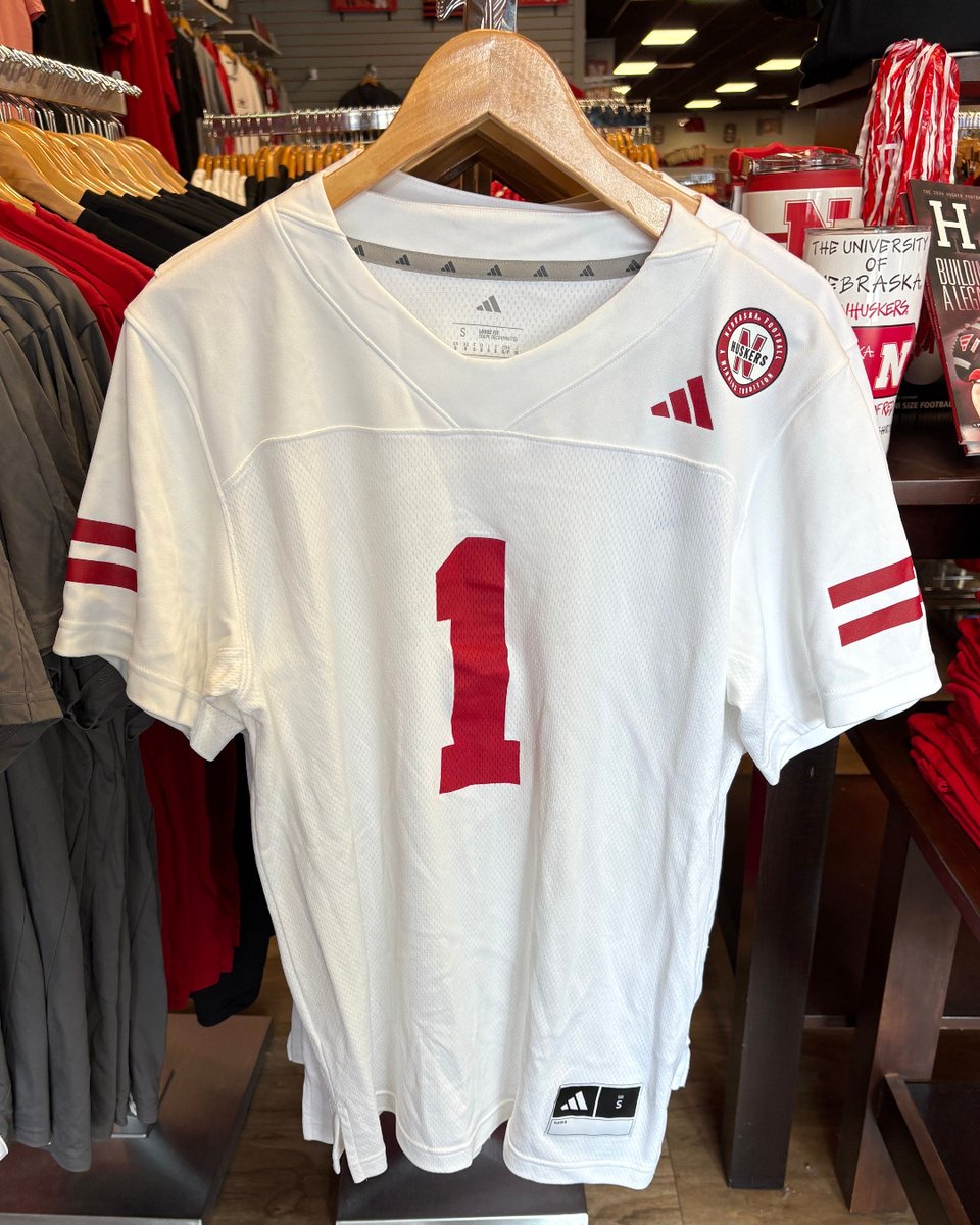 AlumniHallUNL's tweet image. RESTOCKED on Huskers football jerseys 🏈🔴
alumnihall.com/nebraska-cornh…