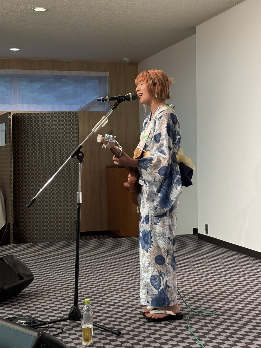 manamiutautai's tweet image. グランシア須賀川ビアホール
歌わせて頂きました！

美味しい楽しいひとときを
共有してくださった皆様
ありがとうございましたー！！！

あまりにご機嫌な皆様を前に
一曲歌い終えた時点で
ビールで喉を潤してしまった🍺

乾杯できて嬉しかったです🍻✨
たくさんお写真撮ったりお話し出来て…