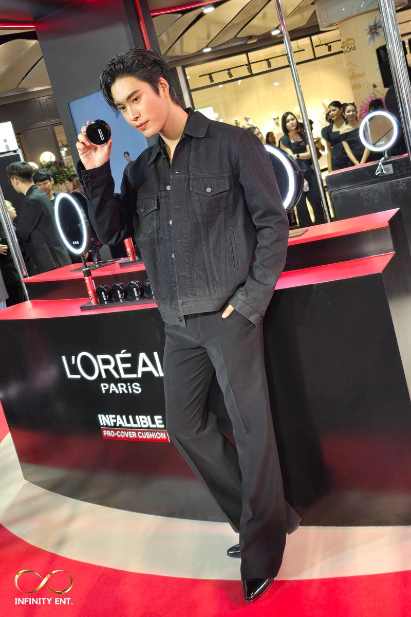 infinityent898's tweet image. หล่อสาวกริ๊ดไม่หยุด “เจมิไนน์ นรวิชญ์” L'Oreal Paris Spokesperson ในงานเปิด POP UP คุชชั่นเนื้อซอฟต์แมท งานผิวระดับ โปร! Infallible Pro-Cover Cushion ปกปิด ติดทน ยาวนาน ผิวระดับโปร!
#LOrealParisTH #LOrealMakeupTH #LOrealProCoverCushion #Makeup #Gemini_NT #เจมีไนน์
