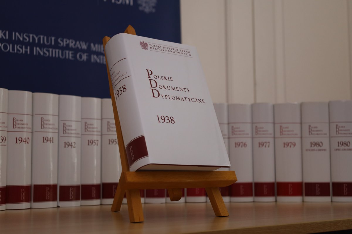 29 VII 1938, notatka podsekretarza stanu o sytuacji wewn. i polityce zagr. Rumunii

"Widmo wspólnej granicy polsko-węgierskiej Bukaresztu zachwycać nie może, gdyż uważają tam, że podobne rozwiązanie może w oczach Warszawy obniżyć ciężar gatunkowy Rumunii jako alianta"

#PDD1938