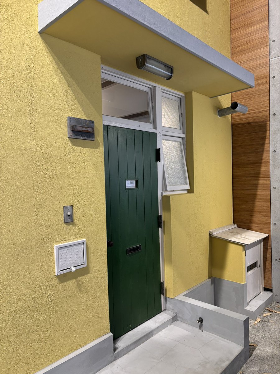 昨日、URまちとくらしのミュージアムへ行ってきました。堪能堪能。さまざまな歴史的集合住宅から移築再現された部屋を見学することができます。なかでも晴海高層アパートは初体験なので特に興味深かったです。完全予約制、スターハウス見学も計画中だそうですよ。
akabanemuseum.ur-net.go.jp