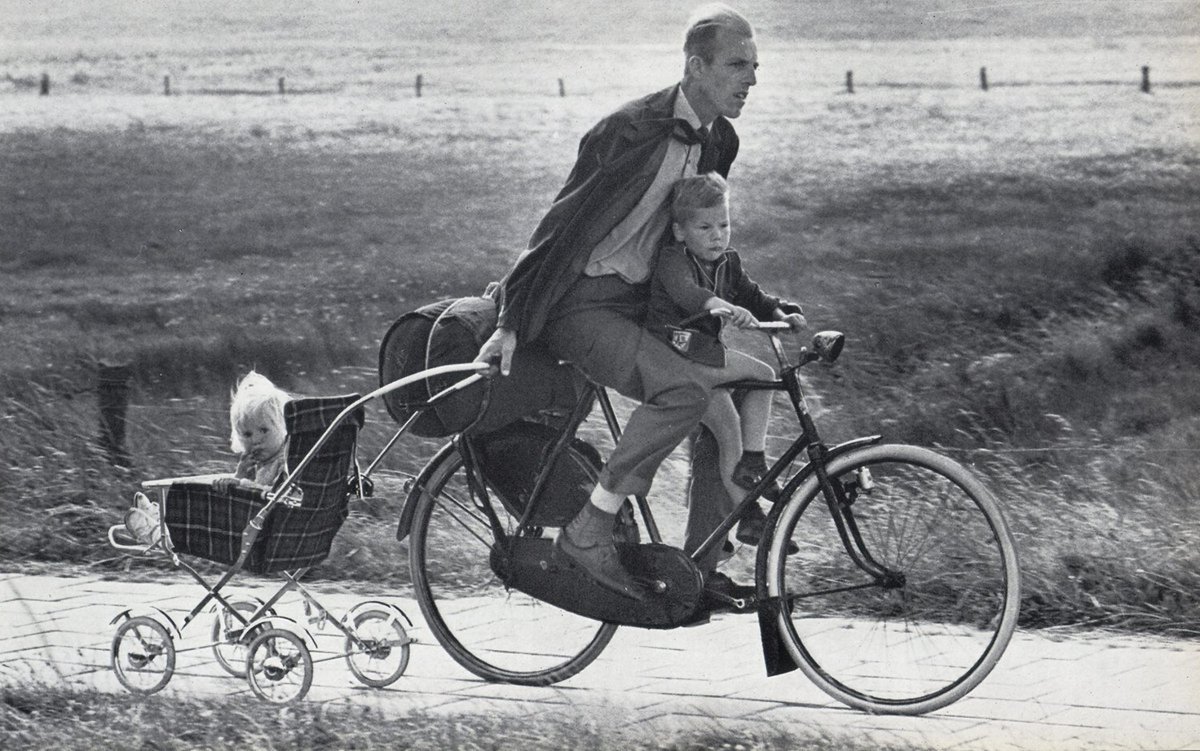KaiserBenKaiser's tweet image. Wir werden Helden sein. Und wer in unserer Zeit Kinder großzieht, ist schon ein Held.
Bild: Holland 1966