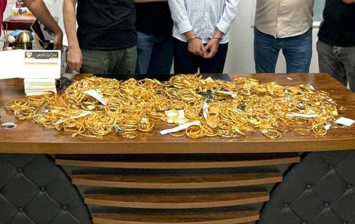 thenewregion's tweet image. Baghdad Police Command on Friday announced the arrest of a man suspected of stealing 16 kilograms of gold from a jewelry store in the Iraqi capital - Statement
“It was found that the perpetrator sneaked into the store through an abandoned house located behind it, and made a hole…