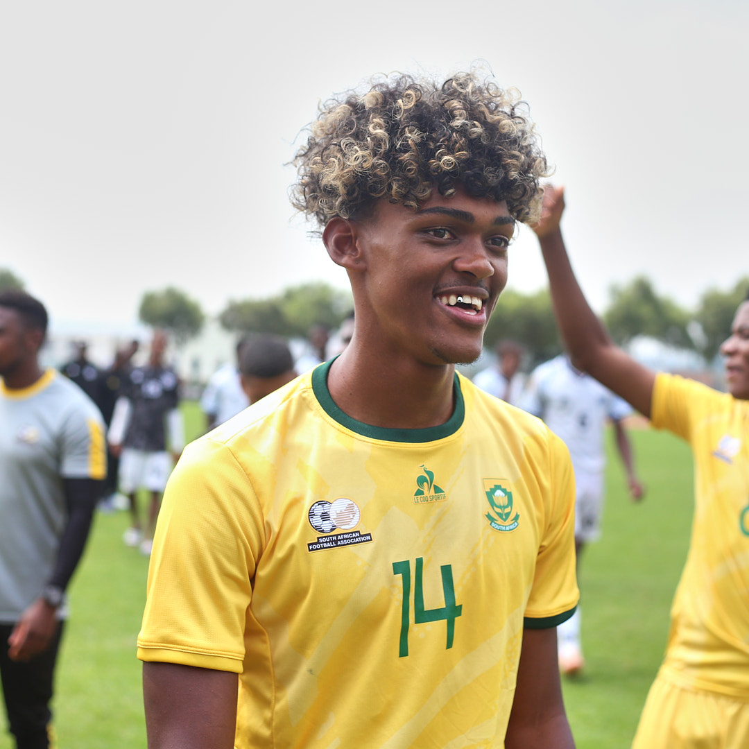 KickOffMagazine's tweet image. From Diski to Europe 👏
After Stellenbosch young centre-back Tylon Smith made a sensational transfer to English side QPR, Kickoff got the reaction from one of his former teammates.
Read more: ow.ly/Ttv650Wvf50