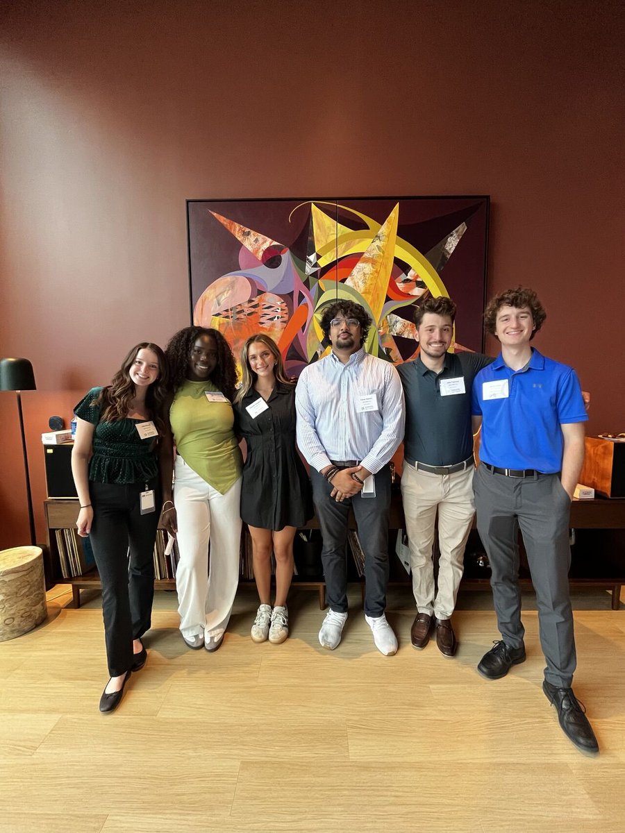 JELDWEN's tweet image. Our interns had a fantastic time participating in this year’s Intern CLT program, hosted by @clt_alliance
Alongside 145 interns from 32 companies, they explored Charlotte’s vibrant neighborhoods, built meaningful connections, and gained valuable career insights.