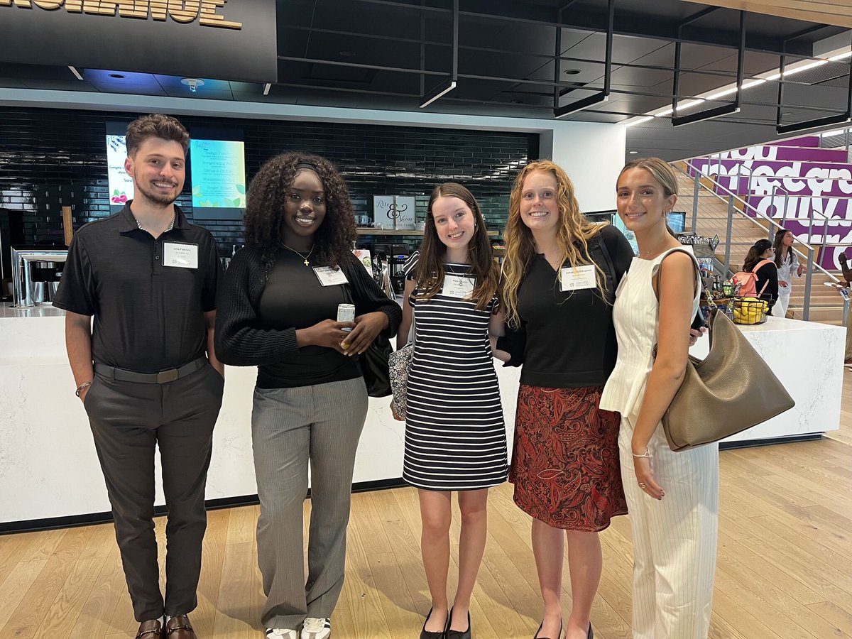 JELDWEN's tweet image. Our interns had a fantastic time participating in this year’s Intern CLT program, hosted by @clt_alliance
Alongside 145 interns from 32 companies, they explored Charlotte’s vibrant neighborhoods, built meaningful connections, and gained valuable career insights.
