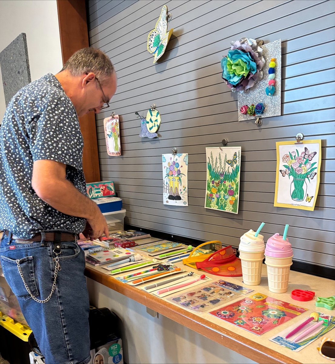 DukeEnergyIN's tweet image. This week, our employees spent time volunteering with @BonaVista_ in Howard County. The group had a fun time hosting a competitive day of bingo for clients at Developmental Services, Inc.