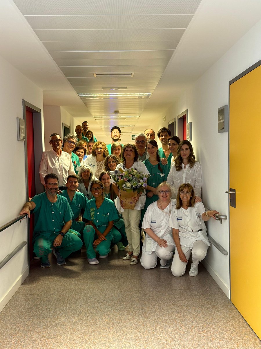 Hoy hemos despedido a Blanca Onís, queridísima secretaria de Cirugía Vascular. Ha trabajado mucho y bien, gracias! #SomosArea5 #HospitalCabueñes
