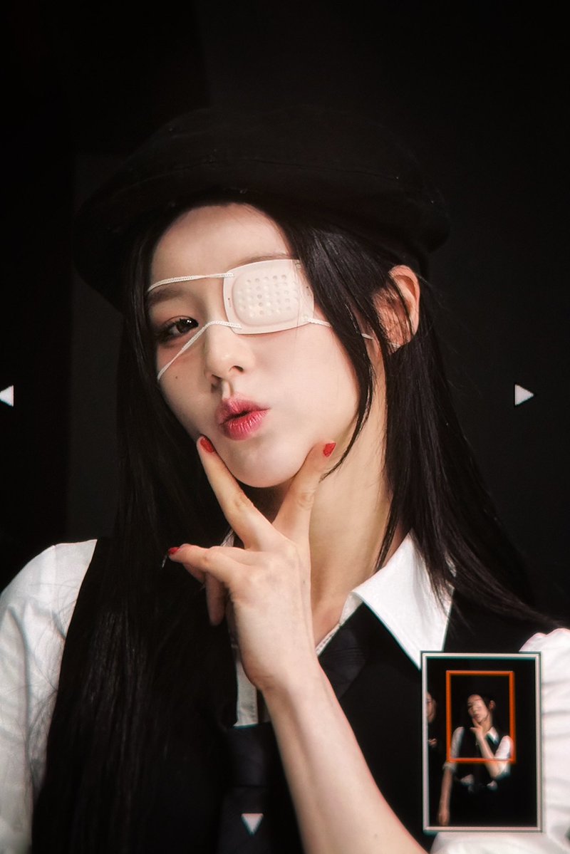 vividhighlight_'s tweet image. 250725 ❤️
#희진 #HeeJin #아르테미스 #ARTMS