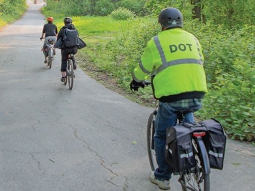 AASHTOsean's tweet image. The @MaineDOT1 ‘bridges’ gap for #pedestrians, #bicyclists via trail project. #transportation #stateDOT #infrastructure #mobility #travel #construction #walking #bike @aashtospeaks @GovJanetMills @advcyclingassoc  leaflet.transportation.org/maine-dot-brid…