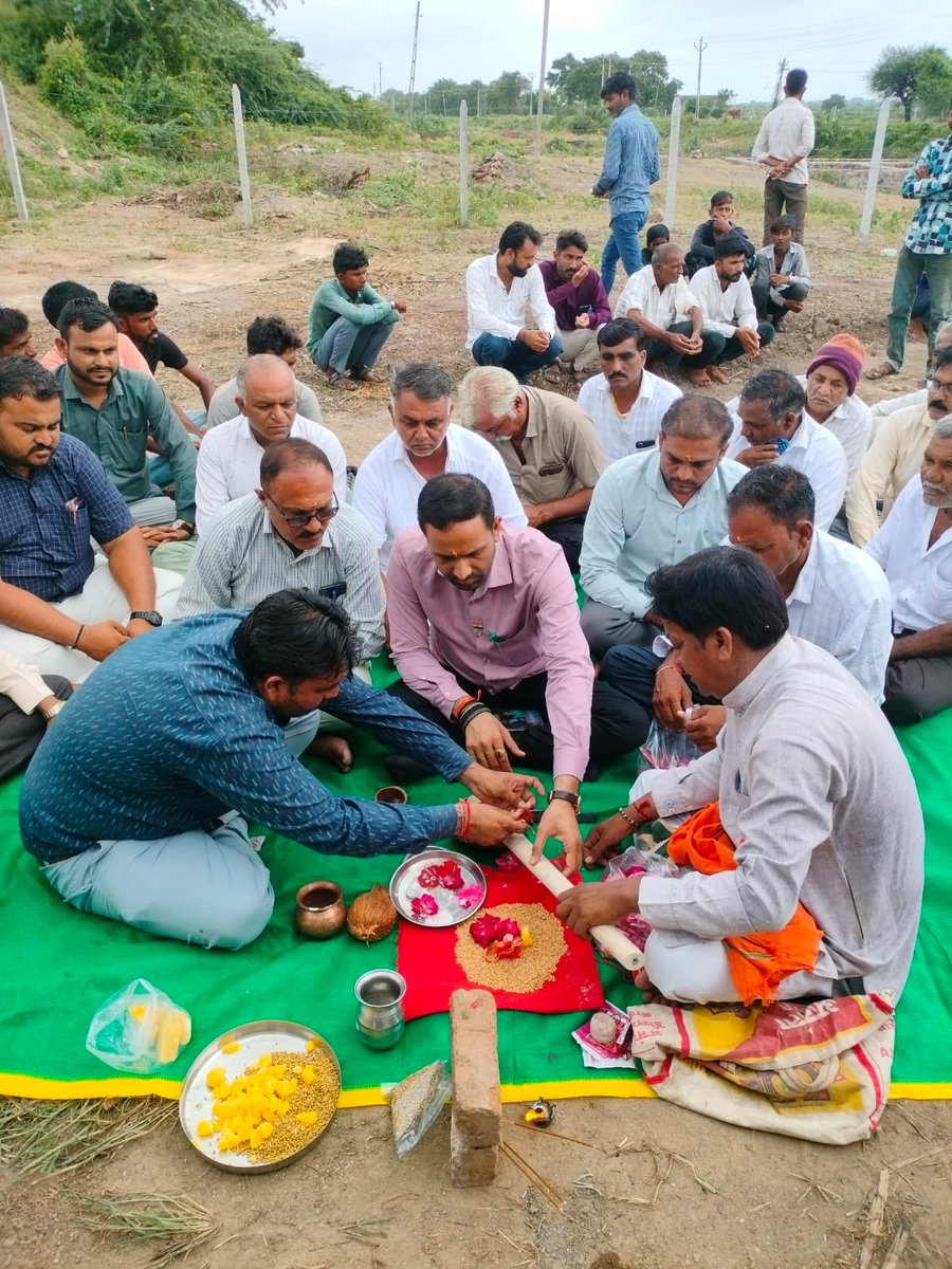 ikaushikvekaria's tweet photo. આજરોજ અમરેલી તાલુકાના બાબાપુર ગામે આંબેડકર હોલનું ખાતમહુર્ત તથા લેન્ડ કમીટીમાં મંજૂર થયેલ મફત પ્લોટમાં આવાસ માટે સનદનું વિતરણ કાર્યક્રમમાં હાજરી આપી. https://t.co/nW19SvoE6W