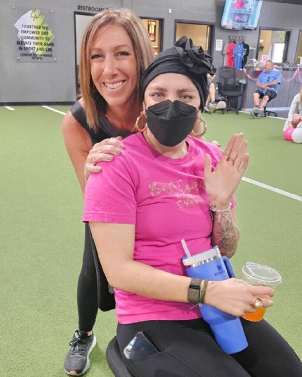 TNBCFoundation's tweet image. Just over a year after starting her TNBC journey, Danielle is officially cancer-free and had her port removed last week! 🙌💜
“I’m proud of how I’ve persevered”—Danielle, and we are too. 💪
#TNBCWarrior #SurvivorStories #CancerFree #TNBCFoundation