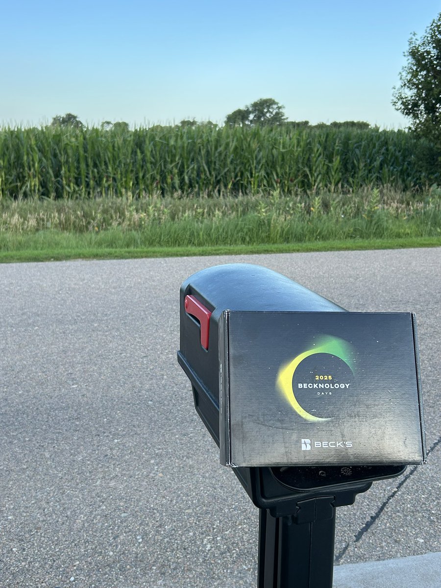 Have you gotten your Becknology Days Invite Box in the mail yet? Please join us at our Goehner,NE  location August 7th for agronomic insights, innovative research, plot tours, and family-friendly fun. See how Beck’s is committed to helping farmers succeed in the Cornhusker State.