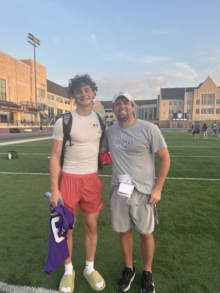 isaaczieglerqb's tweet image. After a GREAT camp and conversation with @jay_macintyre11 i’m blessed to receive a division 1 offer from @UST_Football
@Coach_Caruso
@CoachTrot
@jonstonmac